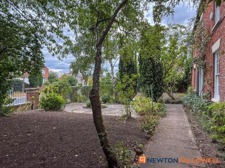 4 bedroom Detached house for sale in Main Street, Balderton, NG24