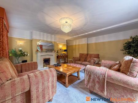 4 bedroom Detached house for sale in Main Street, Balderton, NG24