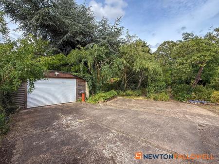 4 bedroom Detached house for sale in Main Street, Balderton, NG24