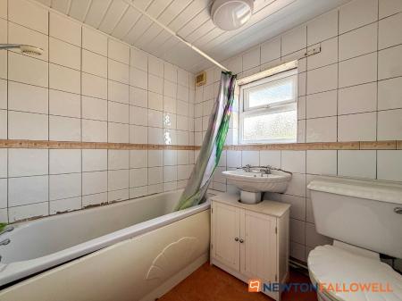 2 bedroom End of terrace house for sale in Mount Road, Balderton, NG24