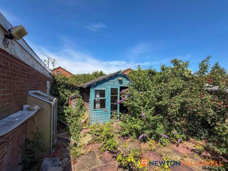 2 bedroom End of terrace house for sale in Mount Road, Balderton, NG24