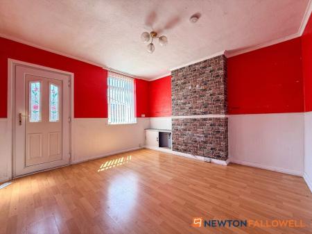 2 bedroom End of terrace house for sale in Mount Road, Balderton, NG24