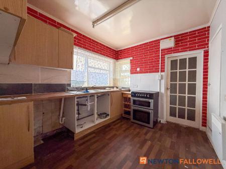 2 bedroom End of terrace house for sale in Mount Road, Balderton, NG24