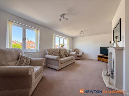 4 bedroom Detached house for sale in Ringrose Close, Newark, NG24
