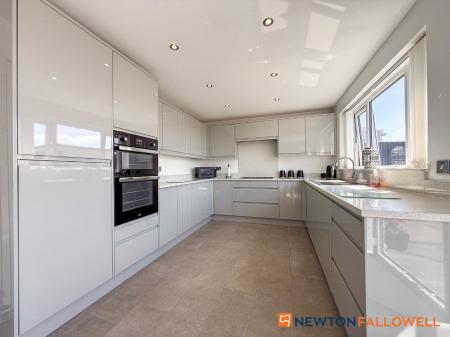 4 bedroom Detached house for sale in Ringrose Close, Newark, NG24