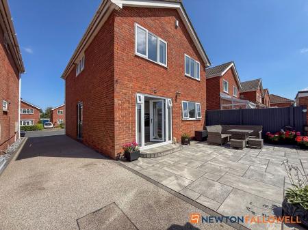 4 bedroom Detached house for sale in Ringrose Close, Newark, NG24