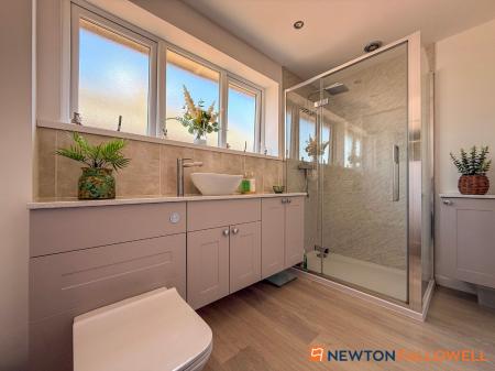 4 bedroom Detached house for sale in Ringrose Close, Newark, NG24
