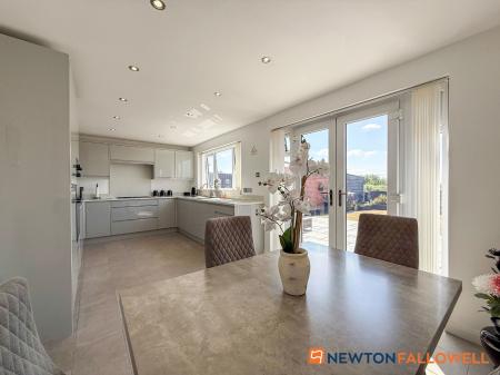 4 bedroom Detached house for sale in Ringrose Close, Newark, NG24