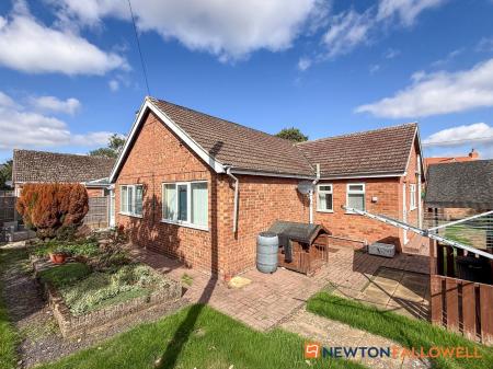 4 bedroom Bungalow for sale in Brewery Lane, Carlton-Le-Moorland, LN5