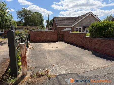 4 bedroom Bungalow for sale in Brewery Lane, Carlton-Le-Moorland, LN5
