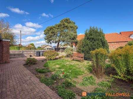 4 bedroom Bungalow for sale in Brewery Lane, Carlton-Le-Moorland, LN5