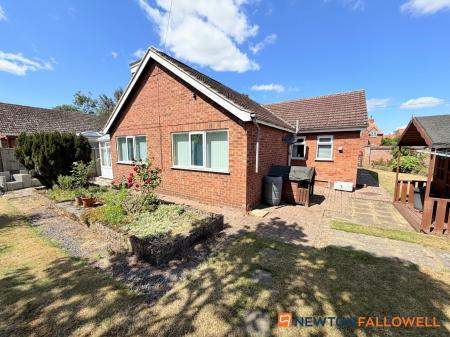 4 bedroom Bungalow for sale in Brewery Lane, Carlton-Le-Moorland, LN5