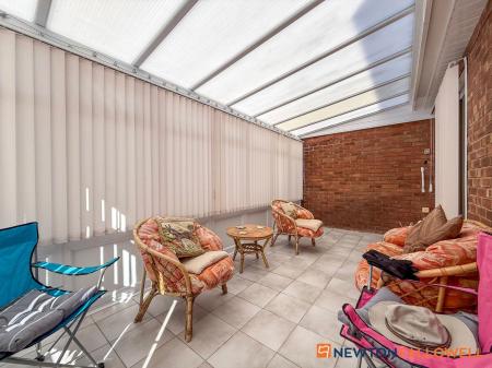 4 bedroom Bungalow for sale in Brewery Lane, Carlton-Le-Moorland, LN5
