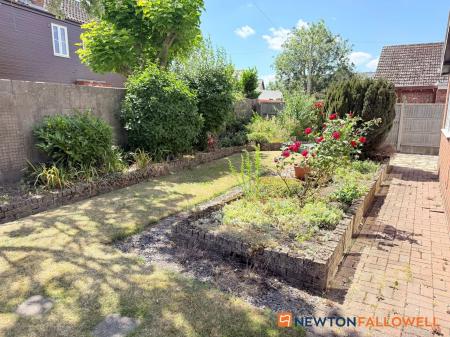 4 bedroom Bungalow for sale in Brewery Lane, Carlton-Le-Moorland, LN5