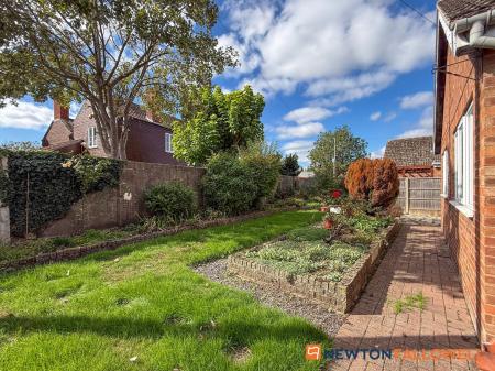 4 bedroom Bungalow for sale in Brewery Lane, Carlton-Le-Moorland, LN5