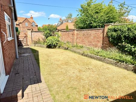 4 bedroom Bungalow for sale in Brewery Lane, Carlton-Le-Moorland, LN5