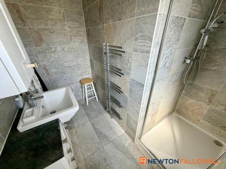 4 bedroom Detached house for sale in Trinity Close, Carlton-Le-Moorland, LN5