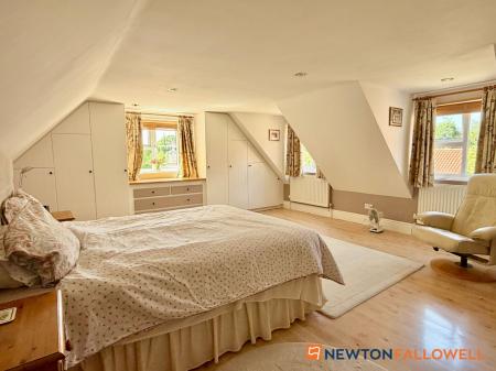 4 bedroom Detached house for sale in Trinity Close, Carlton-Le-Moorland, LN5