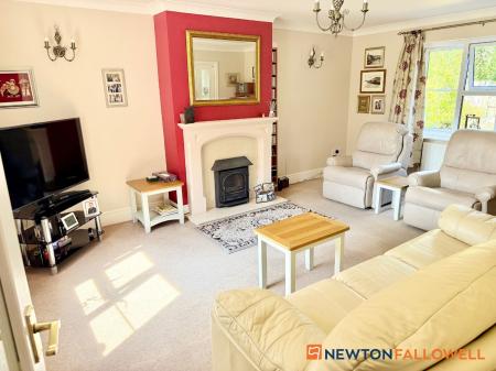 4 bedroom Detached house for sale in Trinity Close, Carlton-Le-Moorland, LN5