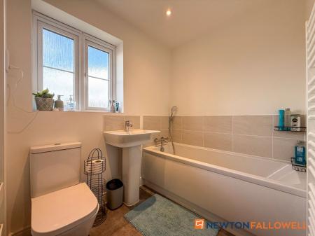 4 bedroom Detached house for sale in Anderby Close, Fernwood, NG24