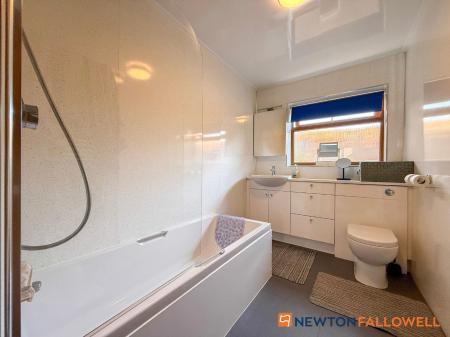 3 bedroom Detached bungalow for sale in Nelson Road, Balderton, NG24
