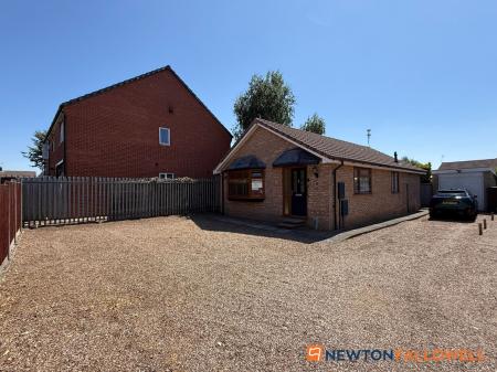 3 bedroom Detached bungalow for sale in Nelson Road, Balderton, NG24