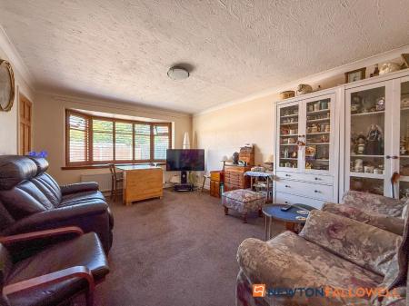 3 bedroom Detached bungalow for sale in Nelson Road, Balderton, NG24