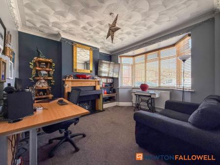 3 bedroom Semi-detached house for sale in Warwick Road, Balderton, NG24