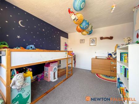 3 bedroom Semi-detached house for sale in Warwick Road, Balderton, NG24