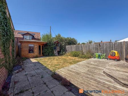 3 bedroom Semi-detached house for sale in Warwick Road, Balderton, NG24