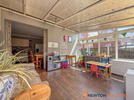 3 bedroom Semi-detached house for sale in Warwick Road, Balderton, NG24