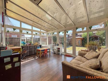 3 bedroom Semi-detached house for sale in Warwick Road, Balderton, NG24