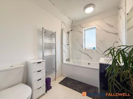 3 bedroom Semi-detached house for sale in Warwick Road, Balderton, NG24