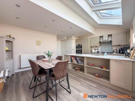 3 bedroom Semi-detached house for sale in Marigold Way, Newark, NG24
