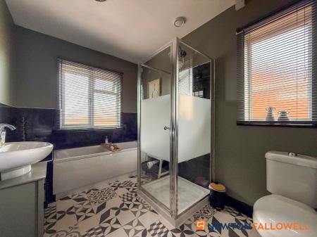 2 bedroom Semi-detached house for sale in Linton Close, Farndon, NG24