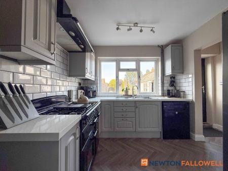 2 bedroom Semi-detached house for sale in Linton Close, Farndon, NG24