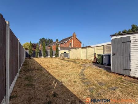 2 bedroom Semi-detached house for sale in Linton Close, Farndon, NG24