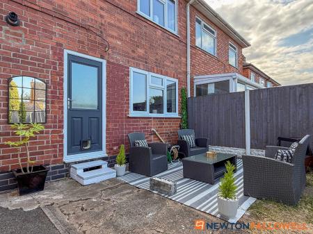 2 bedroom Semi-detached house for sale in Linton Close, Farndon, NG24