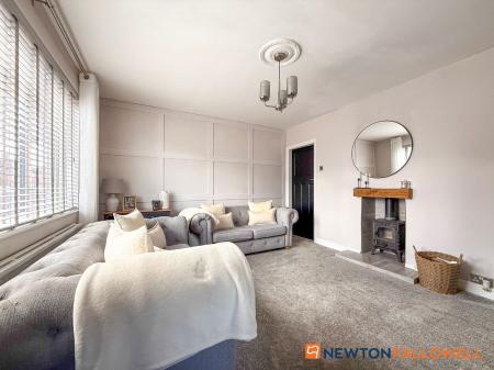 2 bedroom Semi-detached house for sale in Linton Close, Farndon, NG24