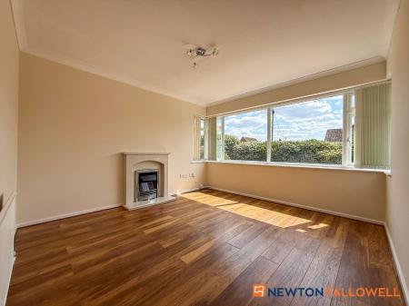 2 bedroom Semi-detached bungalow for sale in Russell Avenue, Balderton, NG24