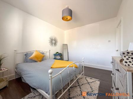 2 bedroom Semi-detached bungalow for sale in Fosse Road, Farndon, NG24