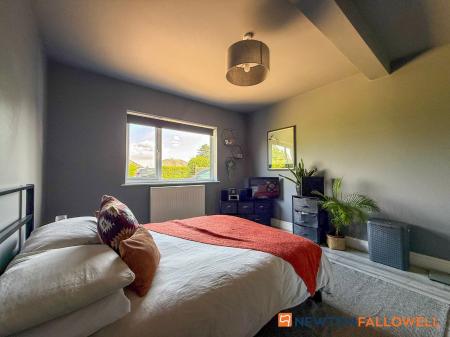 2 bedroom Semi-detached bungalow for sale in Fosse Road, Farndon, NG24