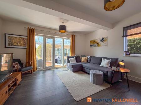 2 bedroom Semi-detached bungalow for sale in Fosse Road, Farndon, NG24
