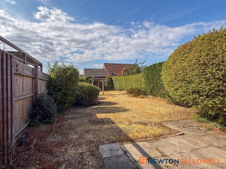 2 bedroom Semi-detached bungalow for sale in Fosse Road, Farndon, NG24