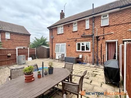 3 bedroom End of terrace house for sale in The Meadows, Farndon, NG24
