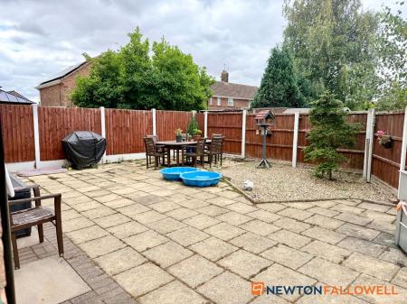 3 bedroom End of terrace house for sale in The Meadows, Farndon, NG24