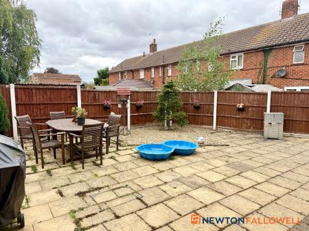 3 bedroom End of terrace house for sale in The Meadows, Farndon, NG24