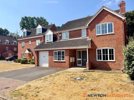 Bryans Close, Coddington, NG24