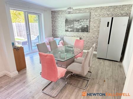 4 bedroom Detached house for sale in Bryans Close, Coddington, NG24