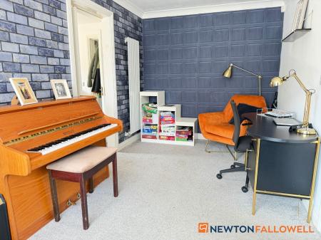 4 bedroom Detached house for sale in Bryans Close, Coddington, NG24